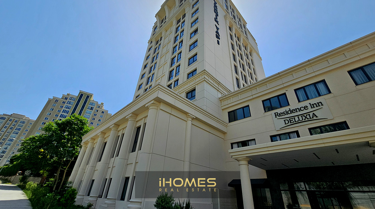 Entrance gate of Residence Inn Deluxia Bahçeşehir residential project
