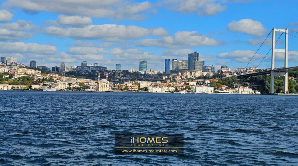 نمای تنگه بسفر استانبول از منطقه بشیکتاش