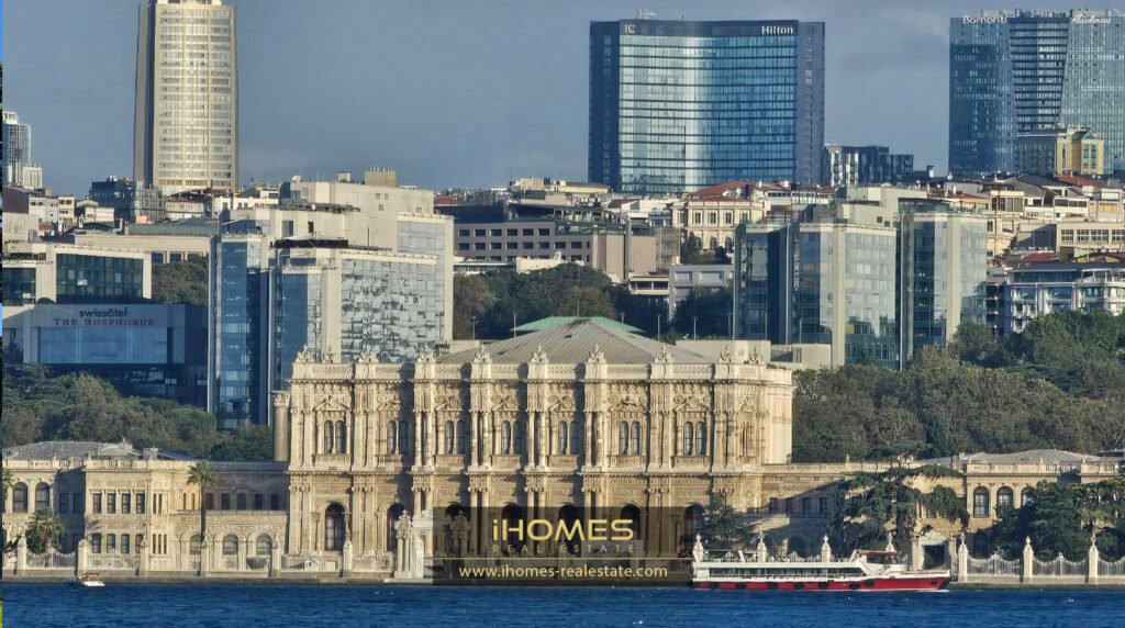 کاخ دولما باغچه در ساحل بشکتاش