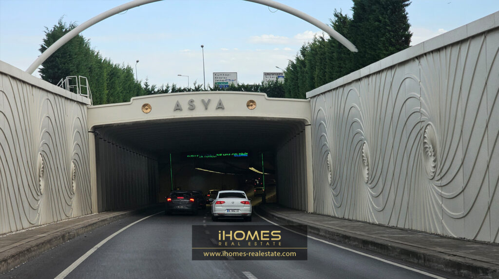 ورودی تونل آوراسیا بین اروپایی و آسیایی استانبول ترکیه