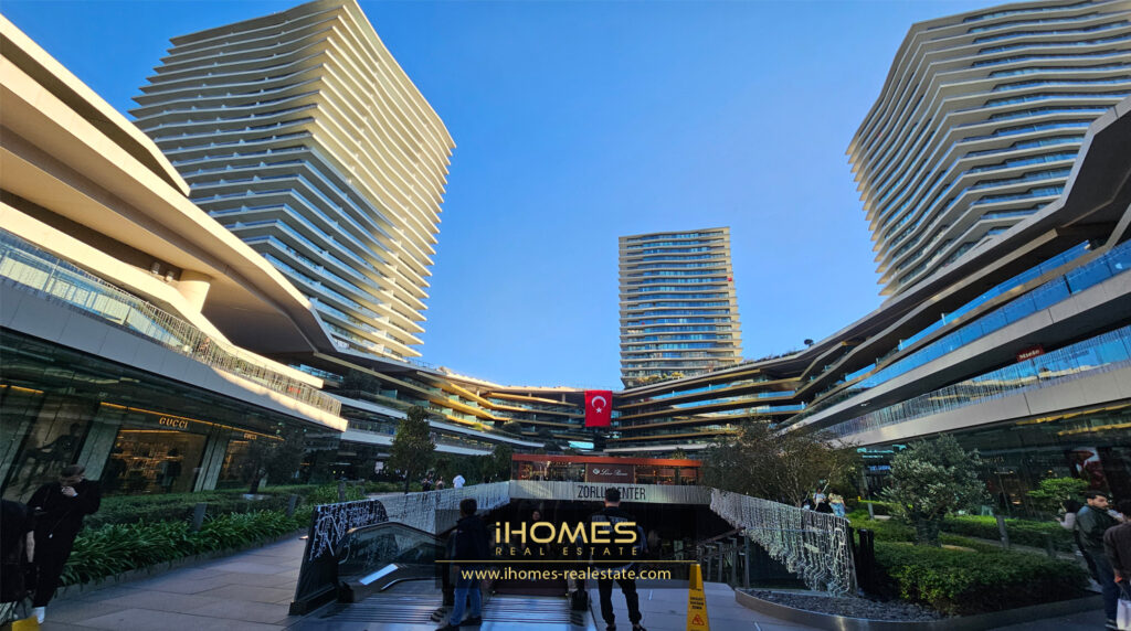 نمایی دیگر از مرکز خرید زورلو در بشیکتاش