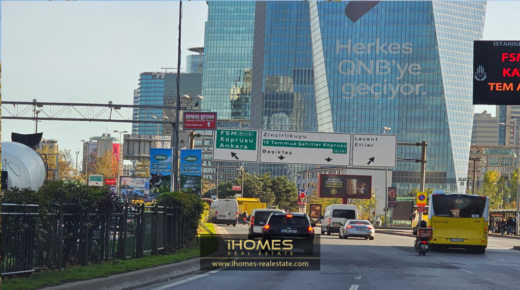 لوکیشن بشیکتاش - اسم Besiktas روی تابلوی راهنمایی رانندگی