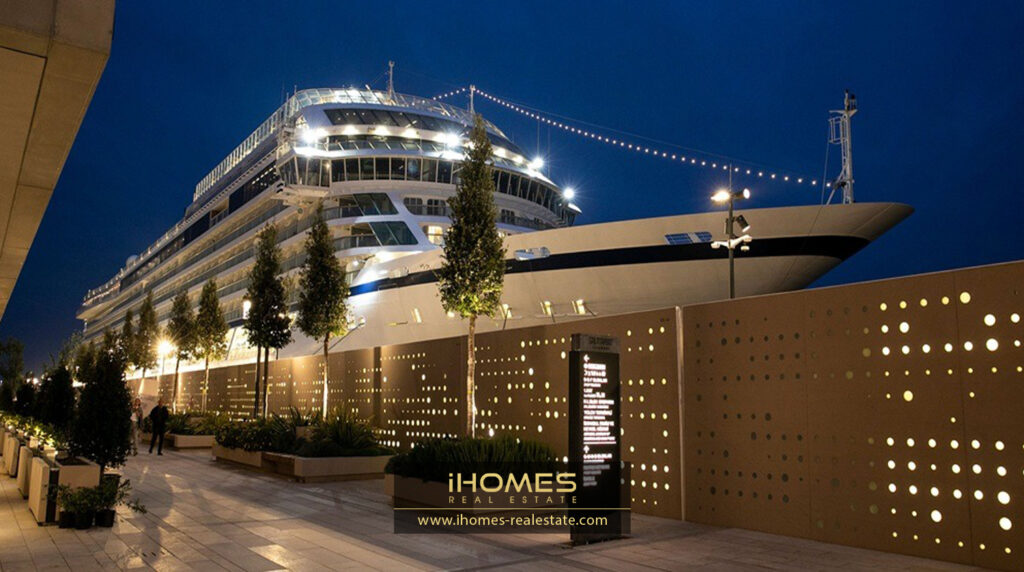 کشتی کروز بزرگ در گالاتاپورت استانبول