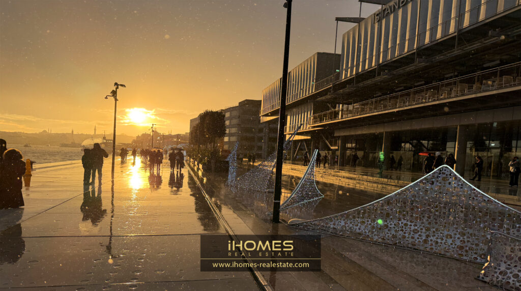 مسیر پیاده روی ساحلی در گالاتاپورت 