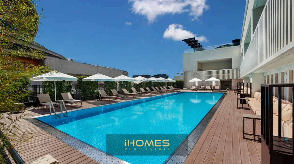 1. Swimming pool, a popular amenity in residential complexes across Turkey